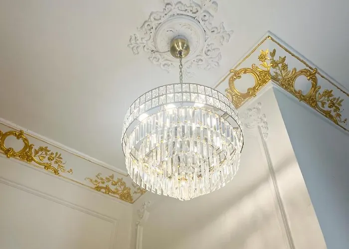 Loles De Cisneros Catedral Apartment