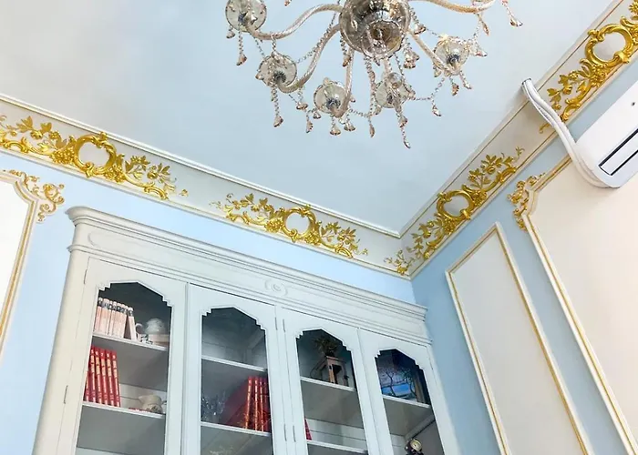 Loles De Cisneros Catedral Apartment
