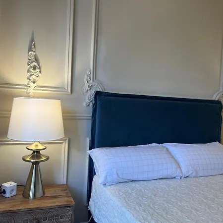 Loles De Cisneros Catedral Apartment Málaga
